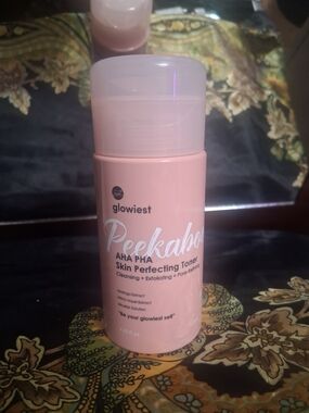 Peekaboo AHA PHA Skin Perfecting Toner - Pink